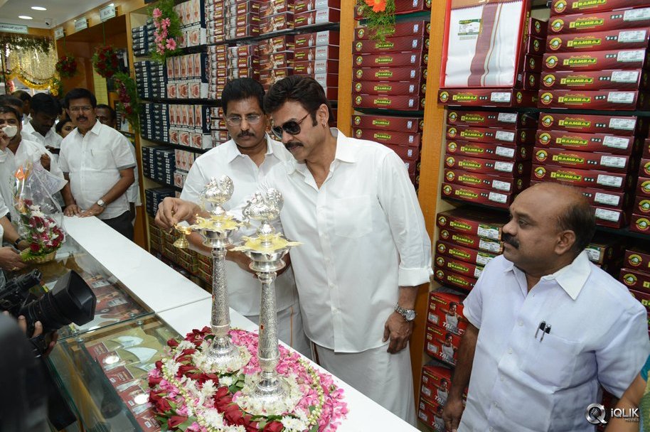 Venkatesh-Inaugurates-Ramraj-Cotton-Showroom